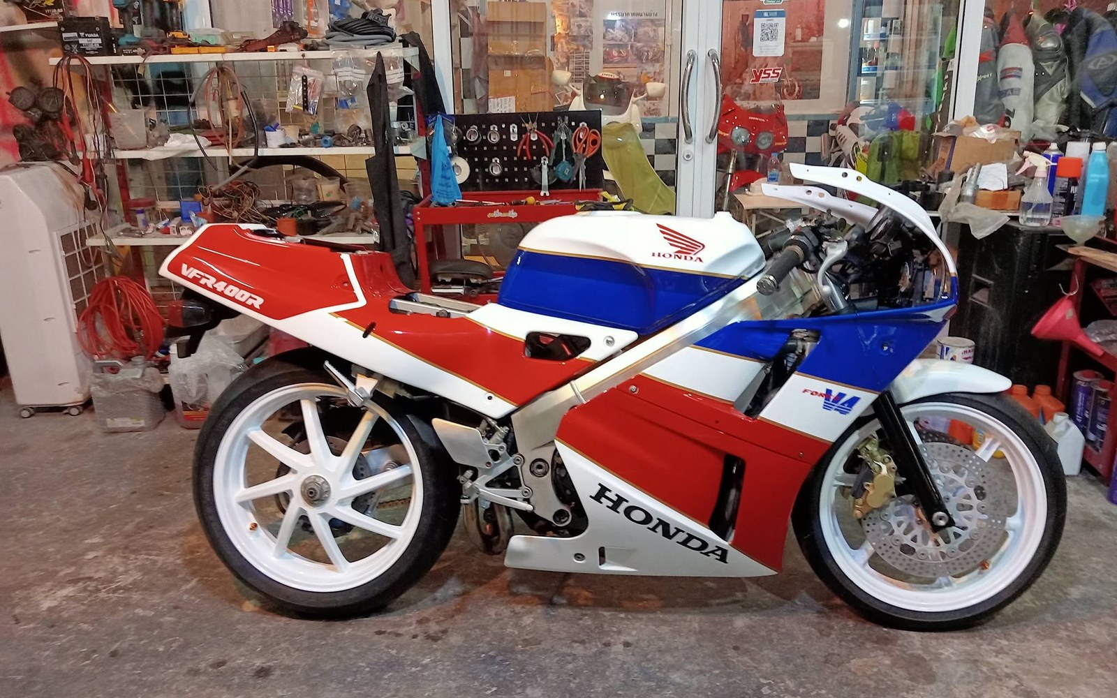 Big Bike 90 restoration workshop photography
